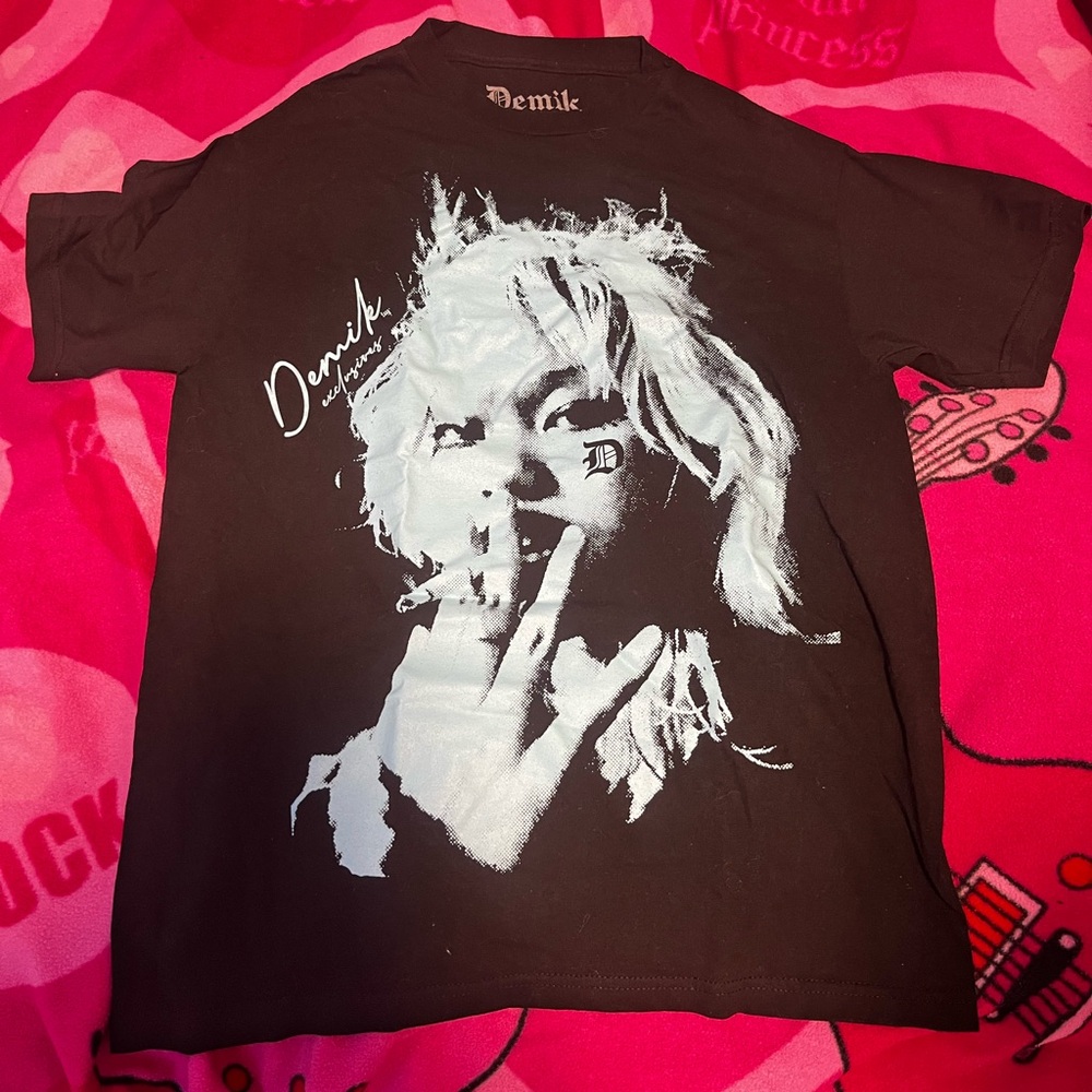 Demik Black T-Shirt